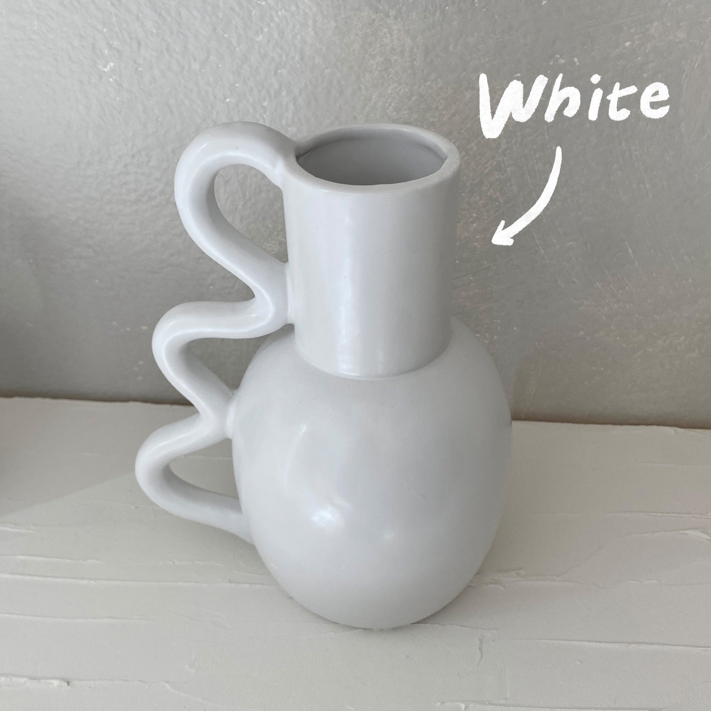 Wavy Ceramic Vase (White/Speckle)