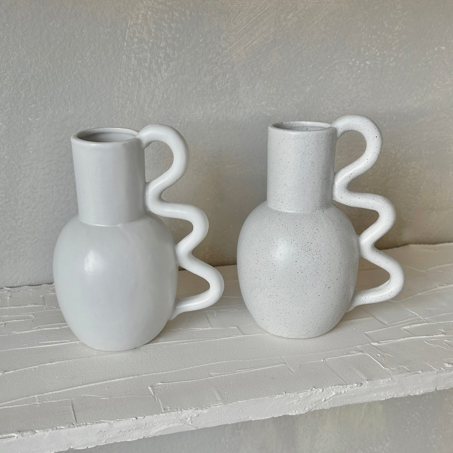 Wavy Ceramic Vase (White/Speckle)