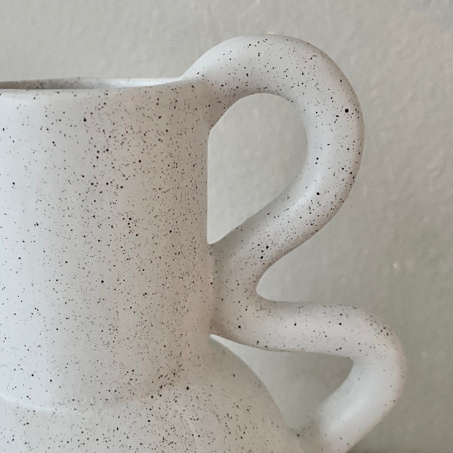 Wavy Ceramic Vase (White/Speckle)